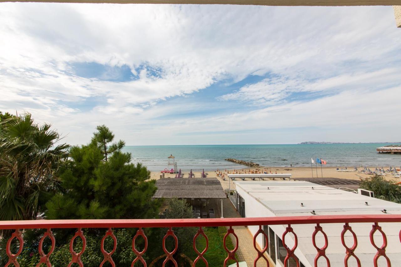 Expert Hotel Golem  Bagian luar foto
