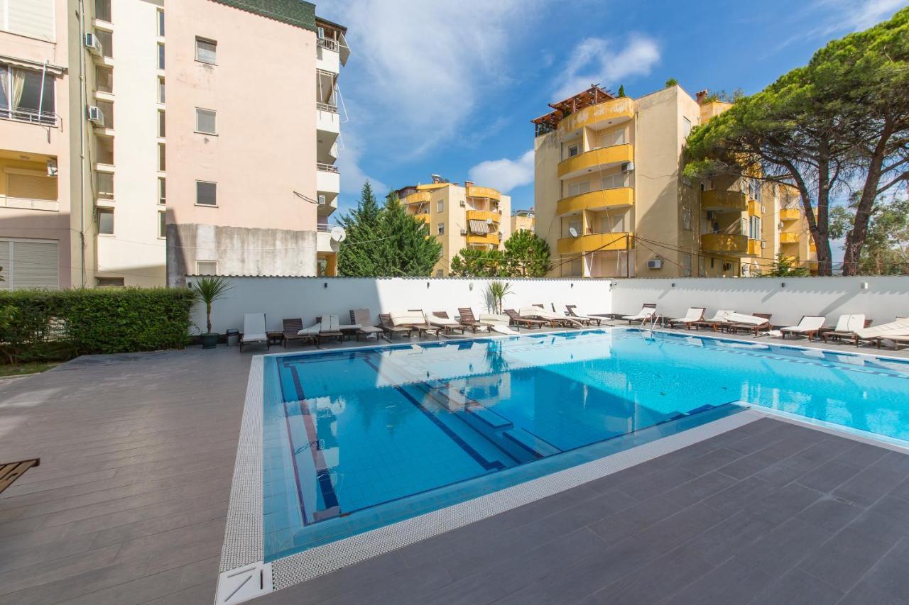Expert Hotel Golem  Bagian luar foto